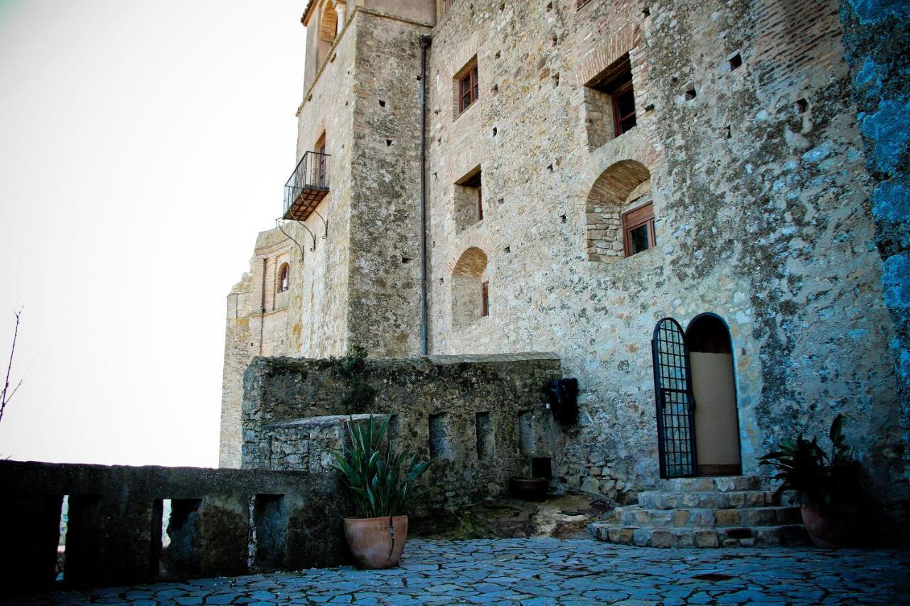 Hotel Tugasa Castillo De Castellar Castellar de la Frontera Exterior photo