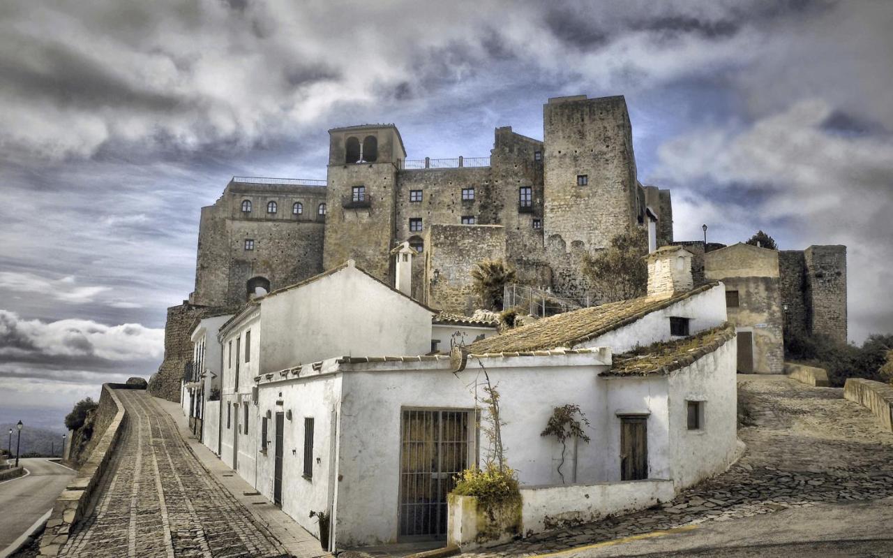Hotel Tugasa Castillo De Castellar Castellar de la Frontera Exterior photo