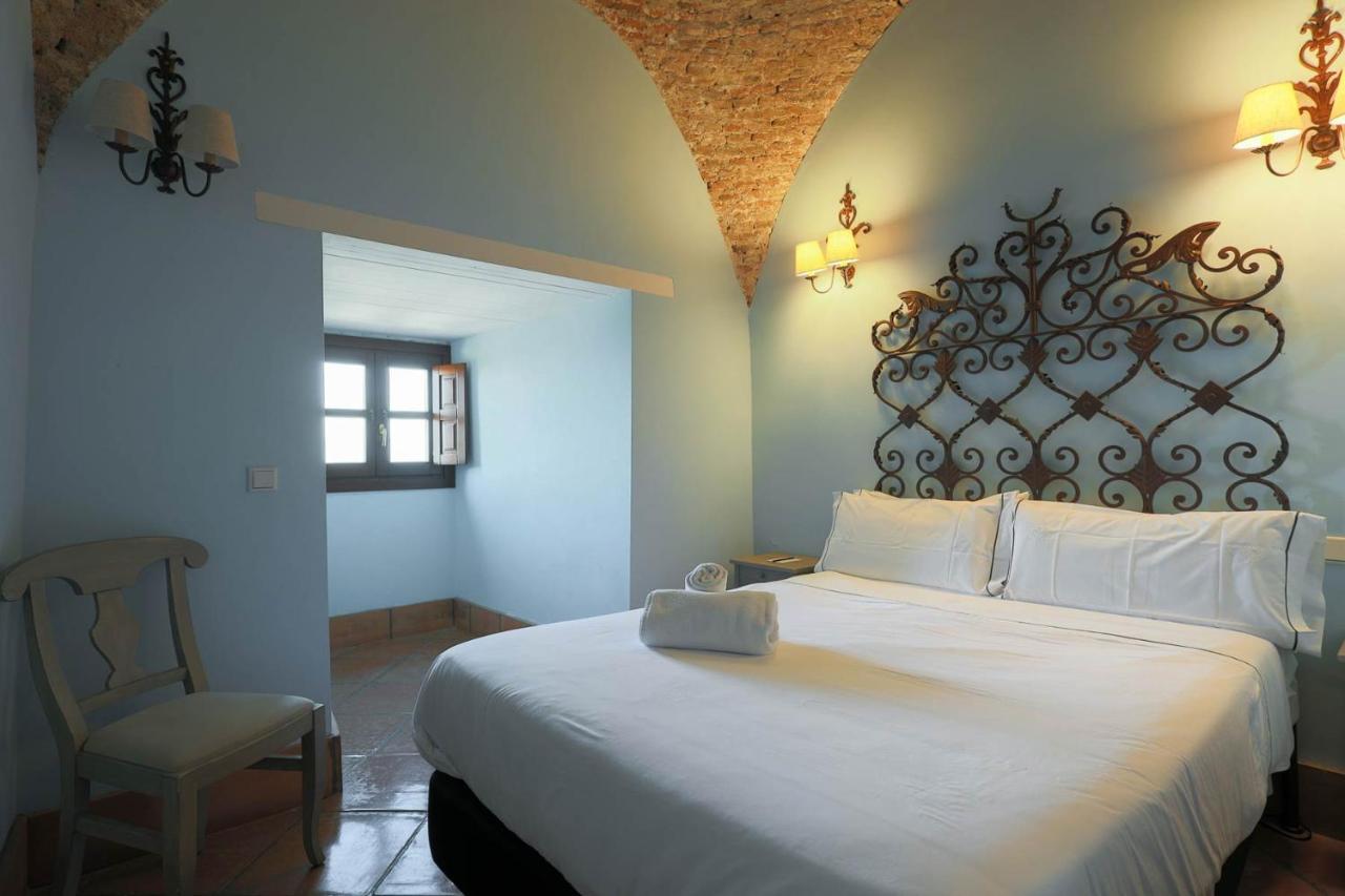 Hotel Tugasa Castillo De Castellar Castellar de la Frontera Exterior photo